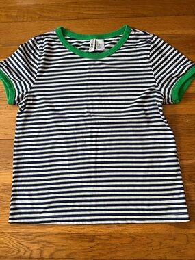 🐸 Divided navy/white striped tee with green accents on sleeves. Size S.